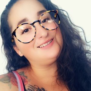 Meet your Posher, Casandra
